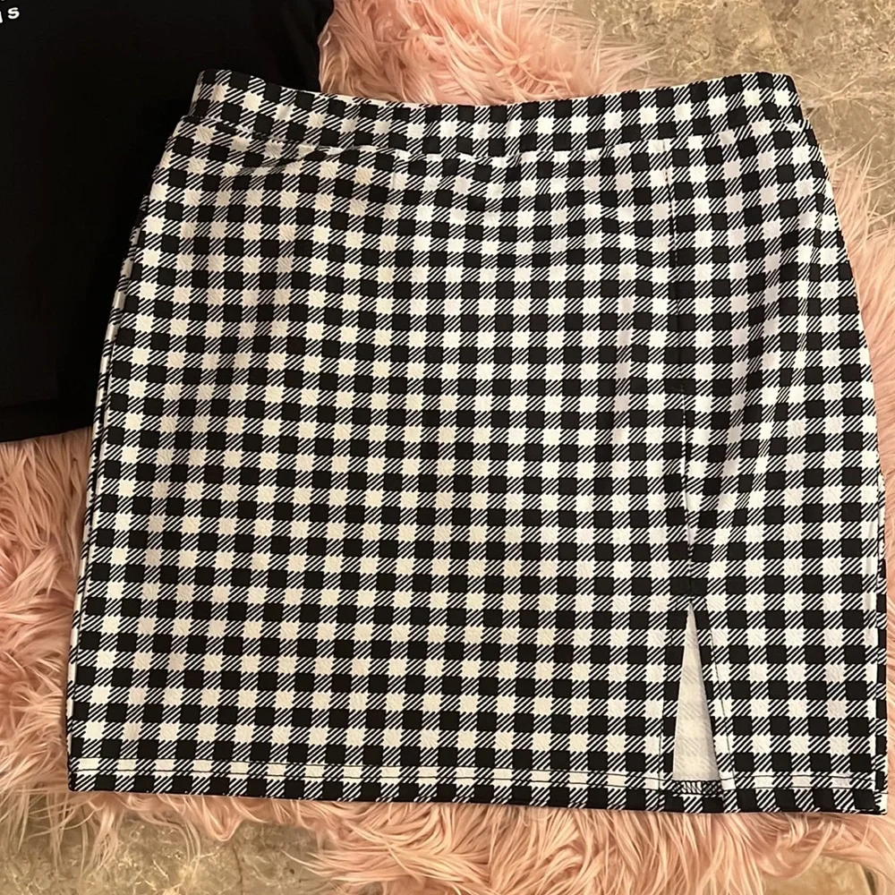 SHEIN Slogan Graphic Top & Split Hem Gingham Skirt Set - L - Picture 3 of 4